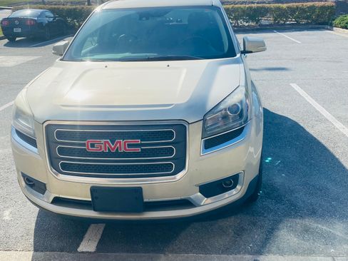 Used 2015 GMC Acadia SLT image 6