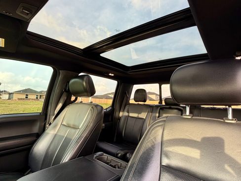 Used 2019 Ford F150 Lariat image 14