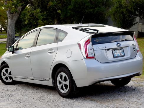 Used 2014 Toyota Prius Four image 4