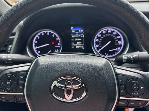 Used 2022 Toyota Camry LE image 13