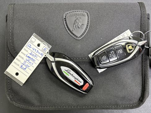Used 2021 Lamborghini Urus Sport Utility 4D image 6