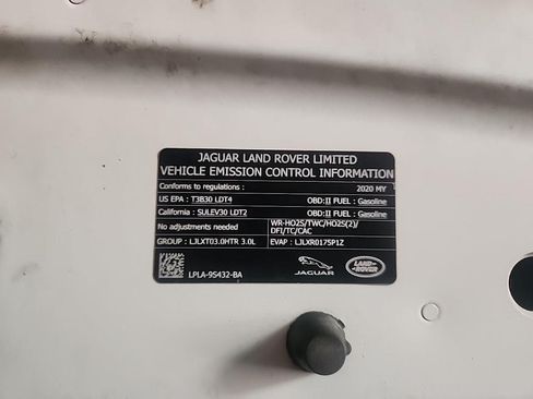 Used 2020 Land Rover Range Rover HSE image 23