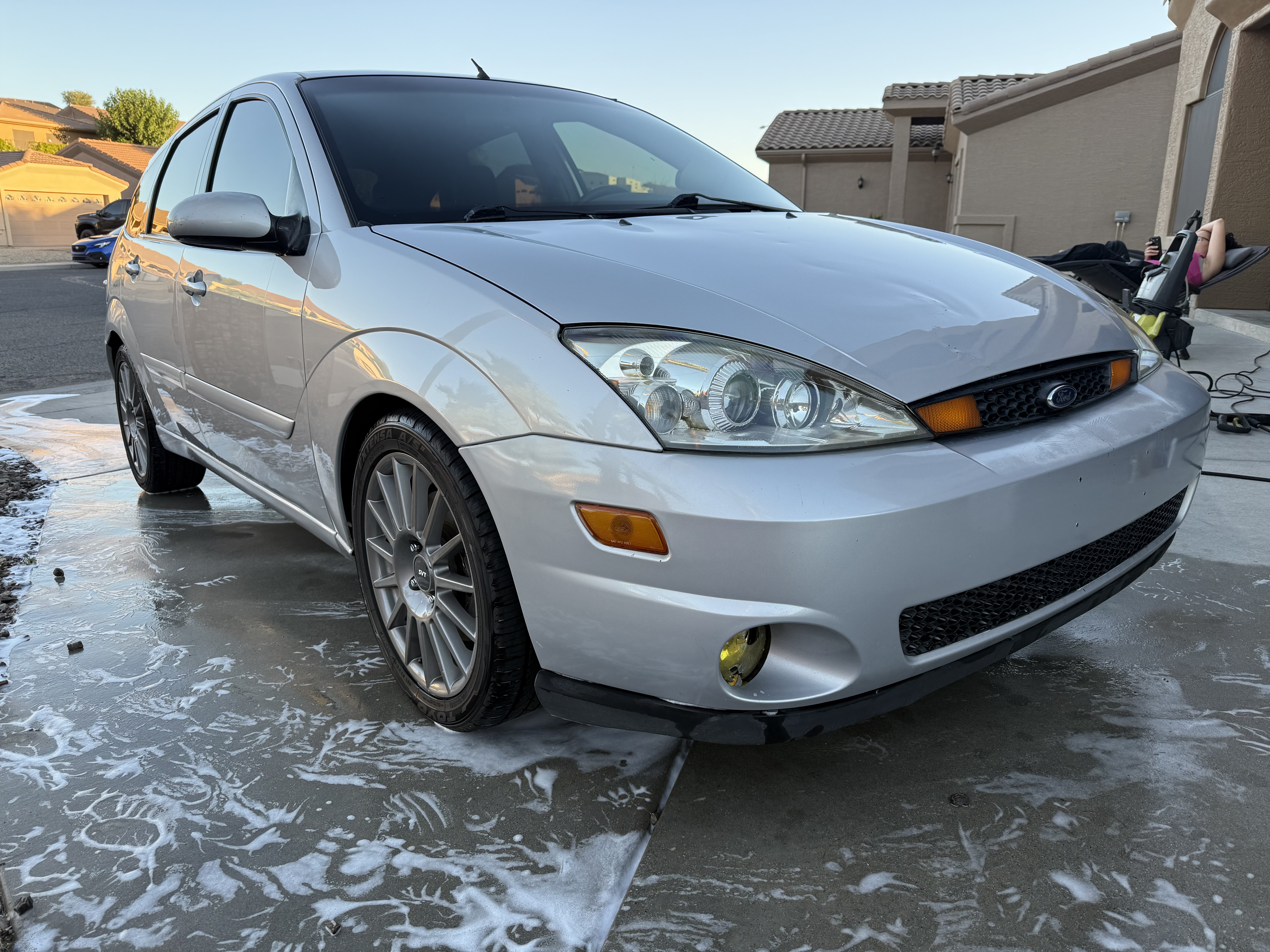 Used 2004 Ford Focus SVT FWD image 2