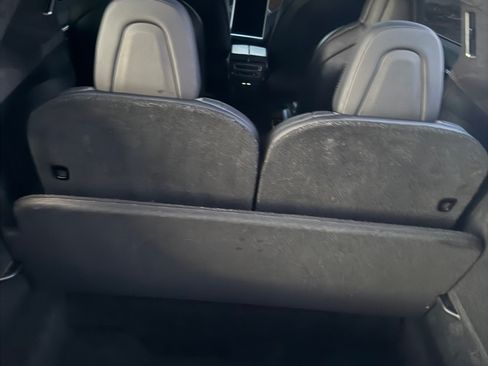Used 2018 Tesla Model X 75D image 6
