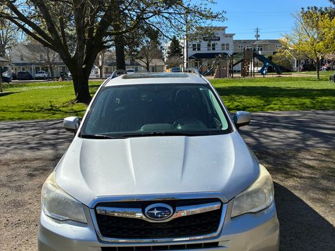 Used 2015 Subaru Forester 2.5i Premium w/ All-Weather Package image 2