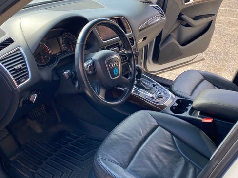 Used 2011 Audi Q5 2.0T Premium Plus w/ Premium Plus Pkg image 11