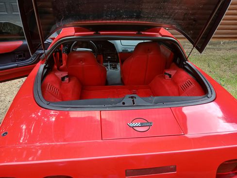 Used 1996 Chevrolet Corvette Coupe image 8