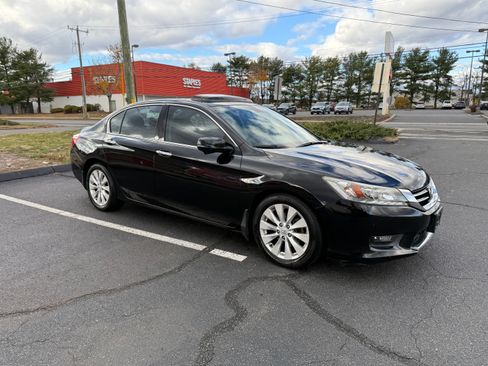 Used 2015 Honda Accord Touring image 13