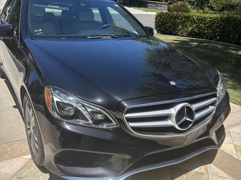 Used 2014 Mercedes-Benz E 250 BlueTEC Sedan image 4