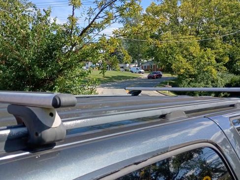 Used 2003 Chevrolet Suburban LS image 12