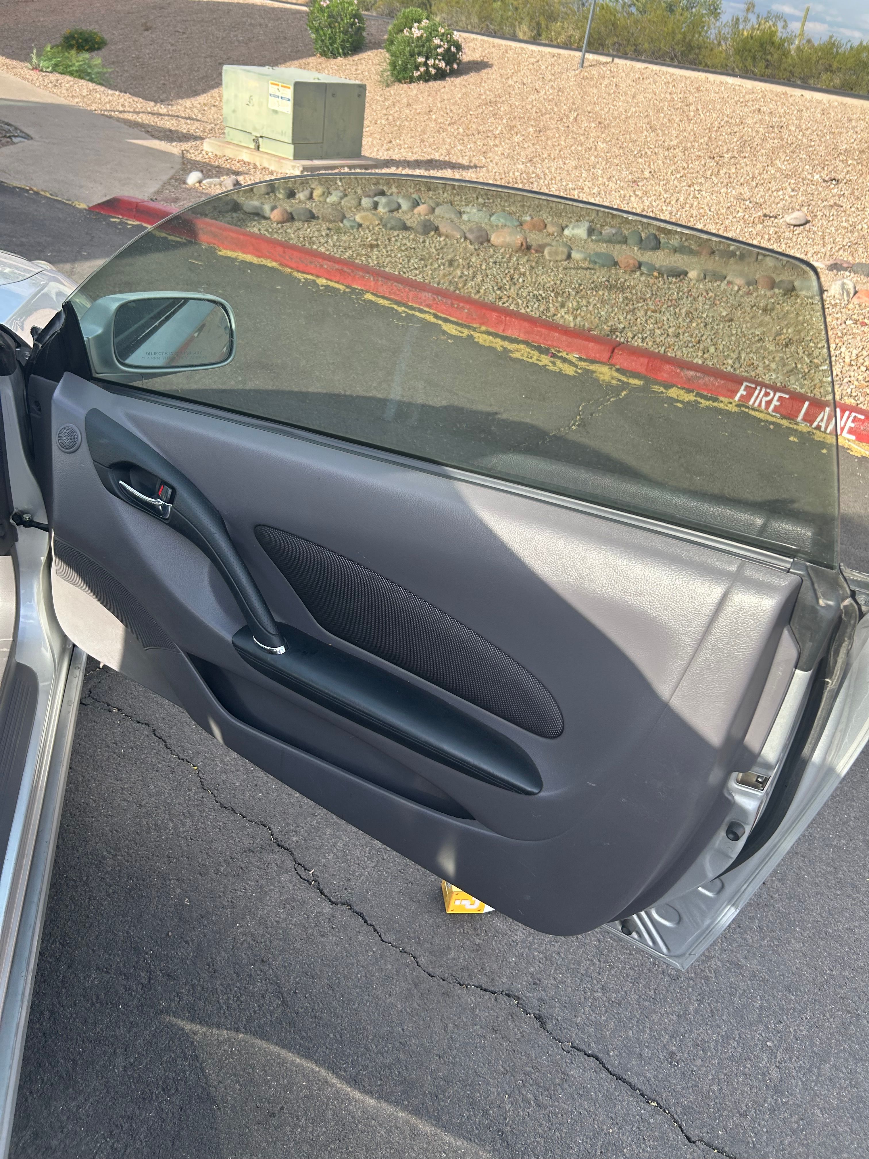 Used 2000 Toyota Celica GT FWD image 12