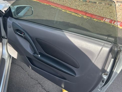 Used 2000 Toyota Celica GT FWD image 12
