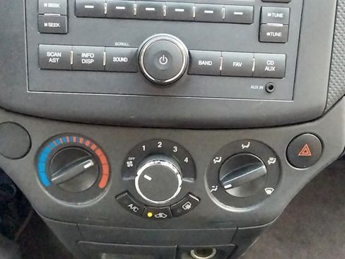 Used 2009 Chevrolet Aveo LT image 11