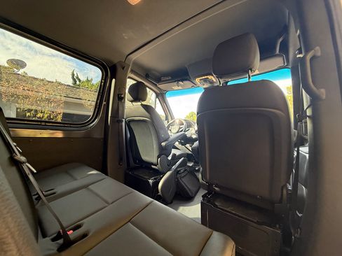 Used 2024 Mercedes-Benz Sprinter 2500 image 6