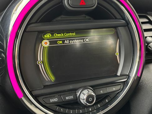 Used 2018 MINI Cooper 4-Door Hardtop image 26