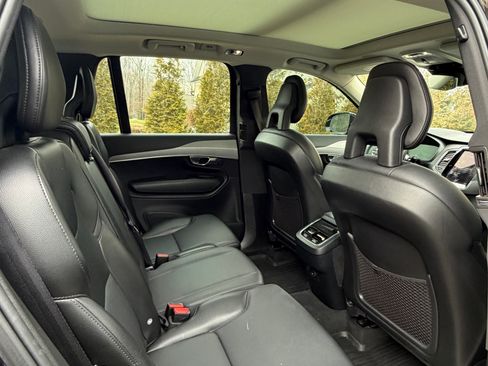 Used 2021 Volvo XC90 T5 Momentum w/ Protection Package Premier image 6