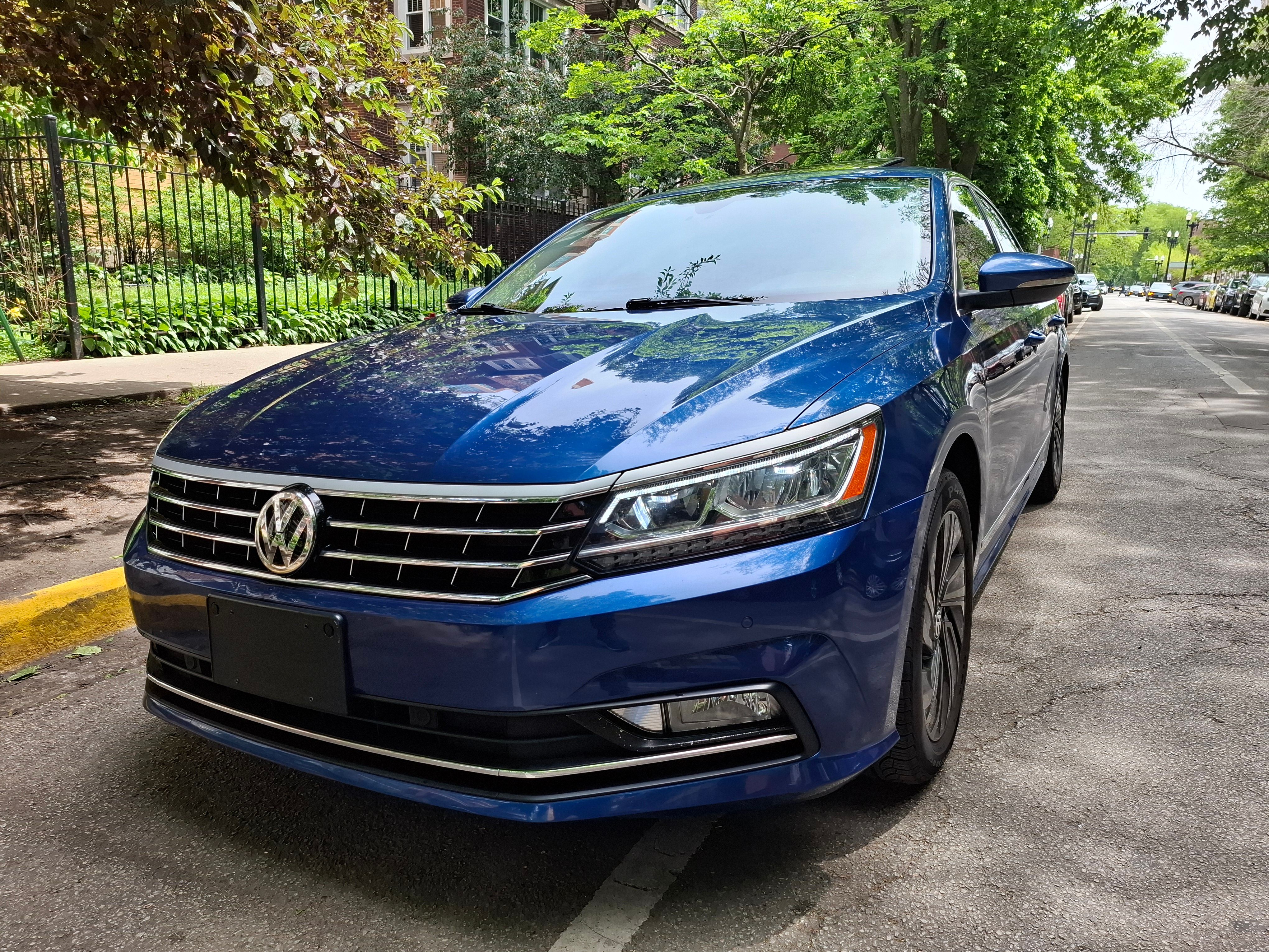 Used 2016 Volkswagen Passat 3.6 SEL Premium FWD image 1