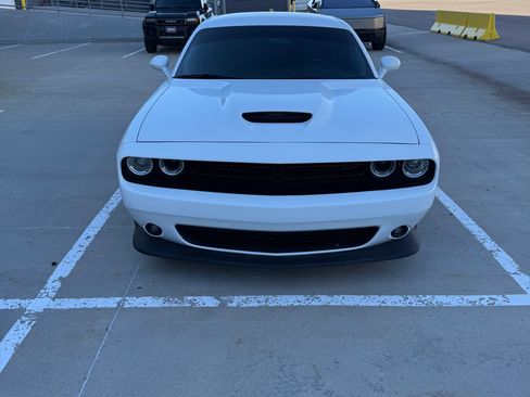 Used 2022 Dodge Challenger GT RWD image 2