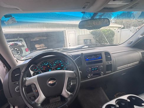 Used 2010 Chevrolet Silverado 2500 LT image 22