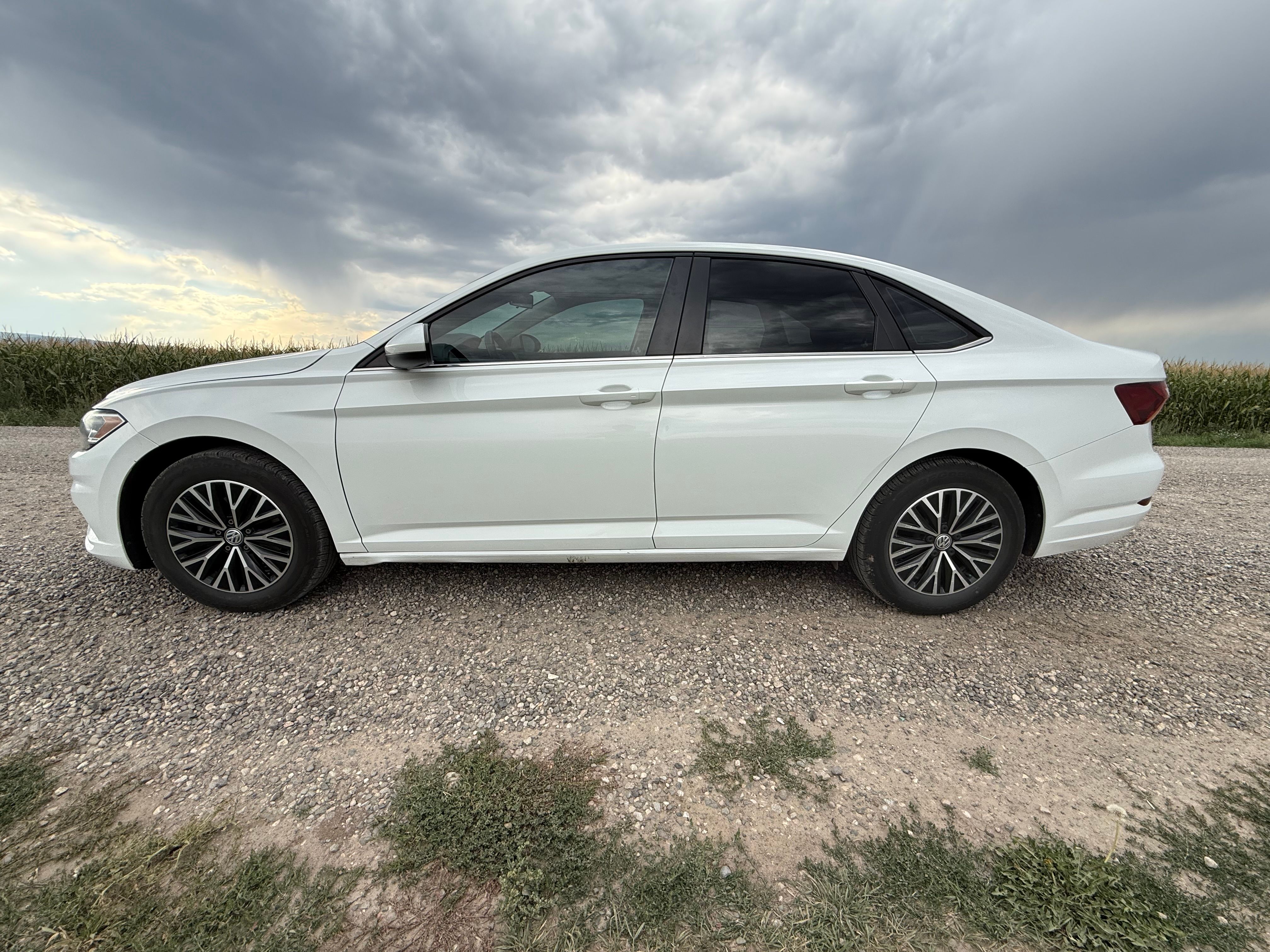 Used 2019 Volkswagen Jetta SE w/ Cold Weather Package FWD image 1