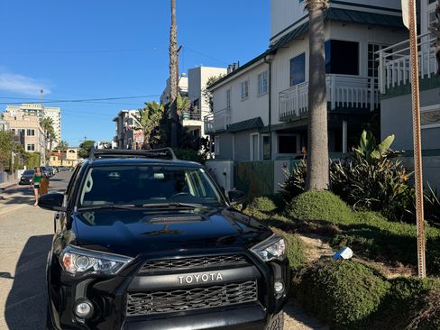 Used 2019 Toyota 4Runner TRD Off-Road Premium image 4