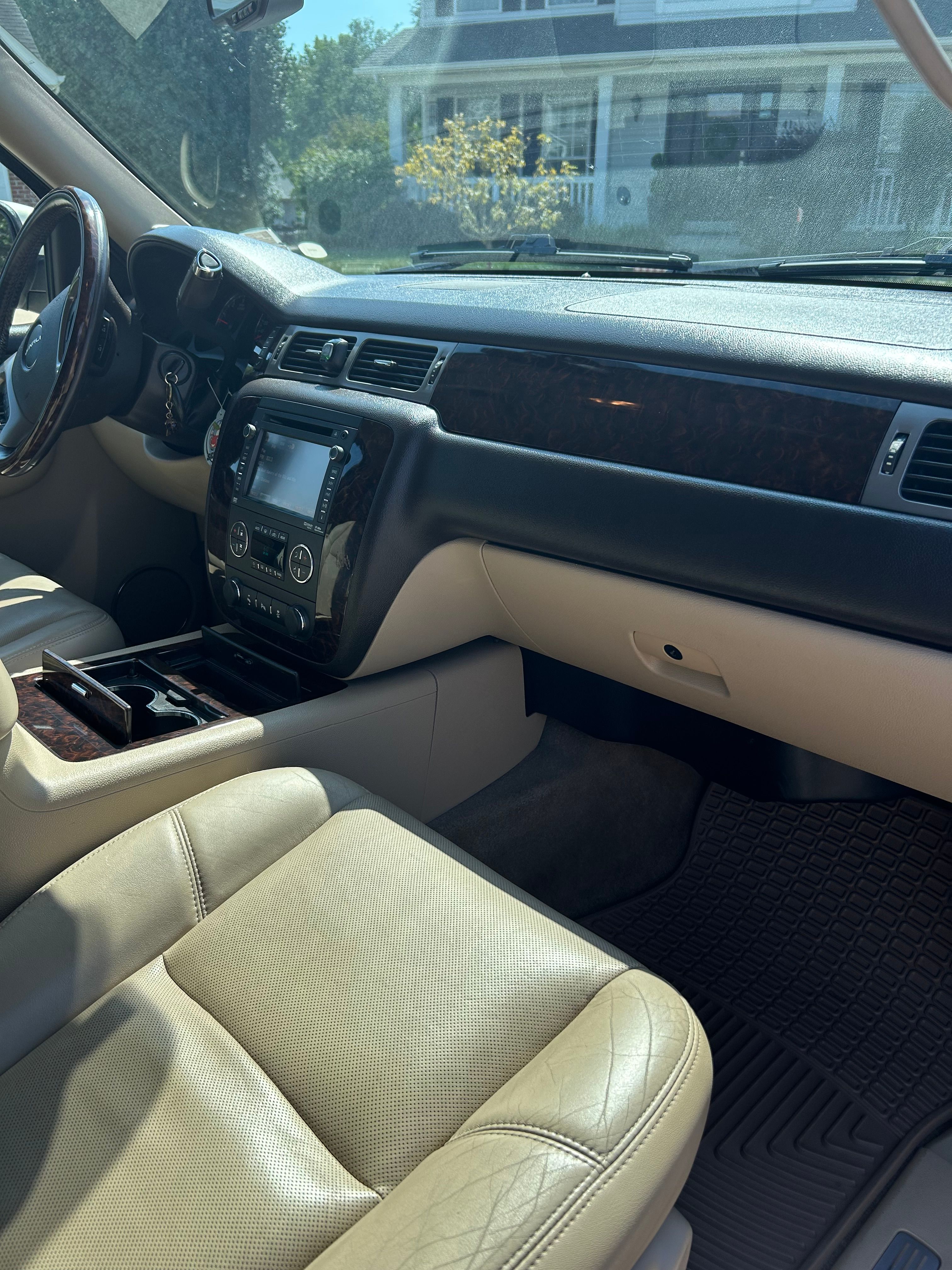 Used 2013 GMC Yukon Denali AWD/4WD image 8