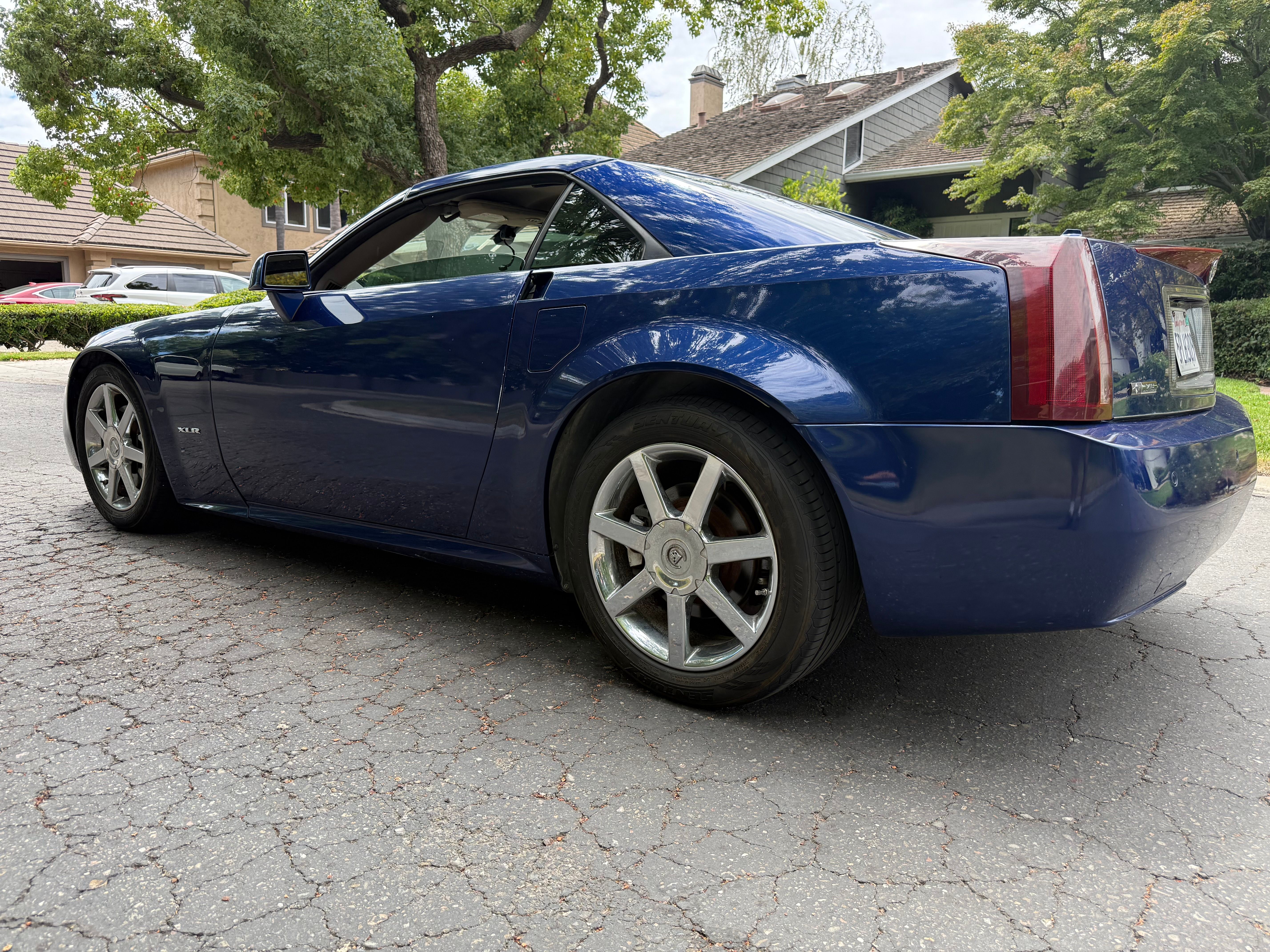 Used 2004 Cadillac XLR RWD image 6