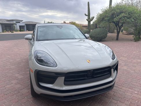Used 2024 Porsche Macan image 6
