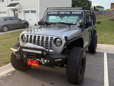 Used 2018 Jeep Wrangler Unlimited Sport image 11