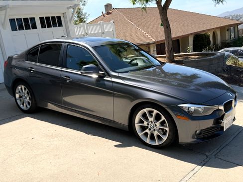 Used 2013 BMW 320i Sedan RWD image 8