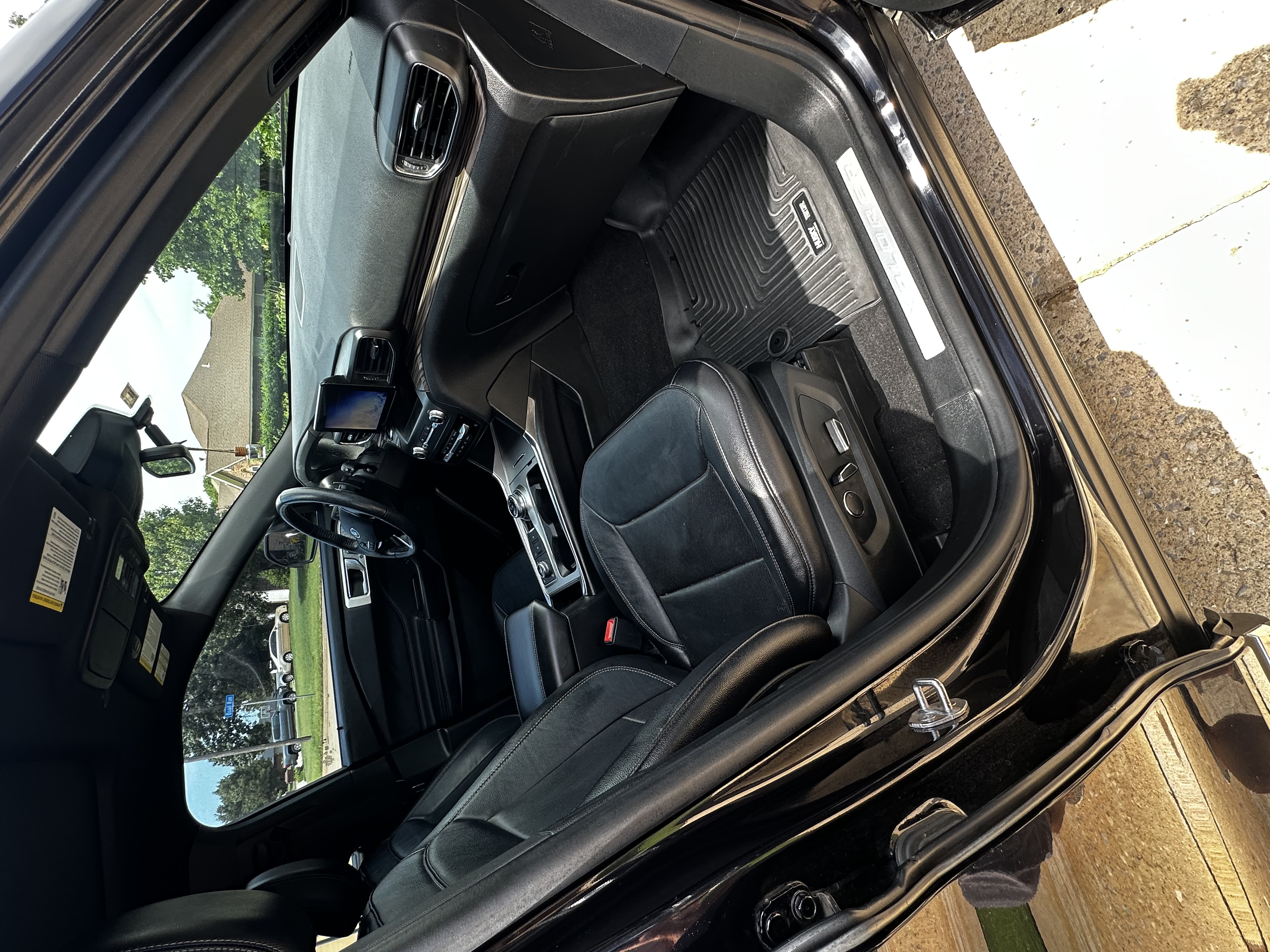 Used 2020 Ford Explorer Limited w/ Class III Trailer Tow Package AWD/4WD image 12