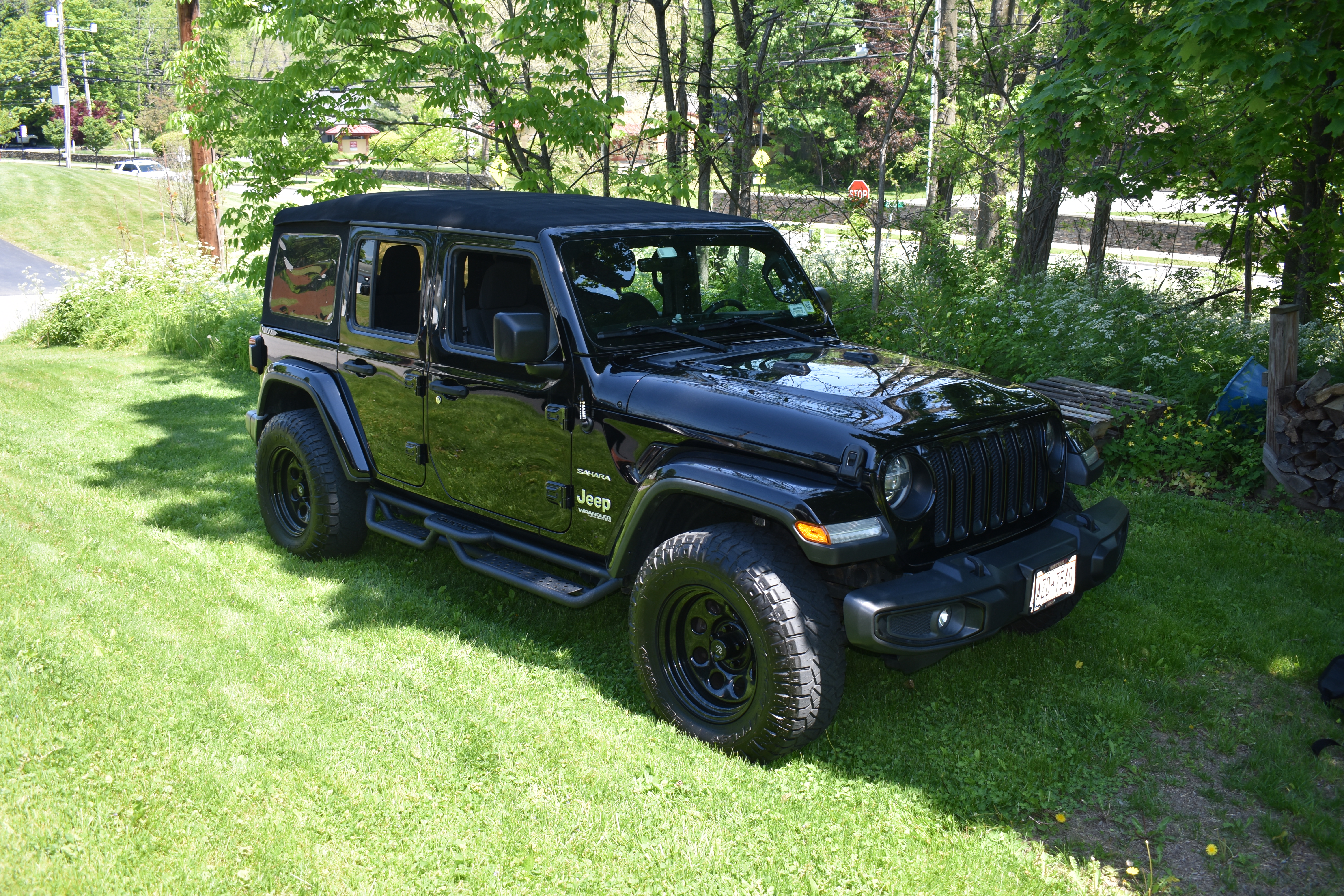 Used 2019 Jeep Wrangler Unlimited Sahara w/ Dual Top Group AWD/4WD image 11