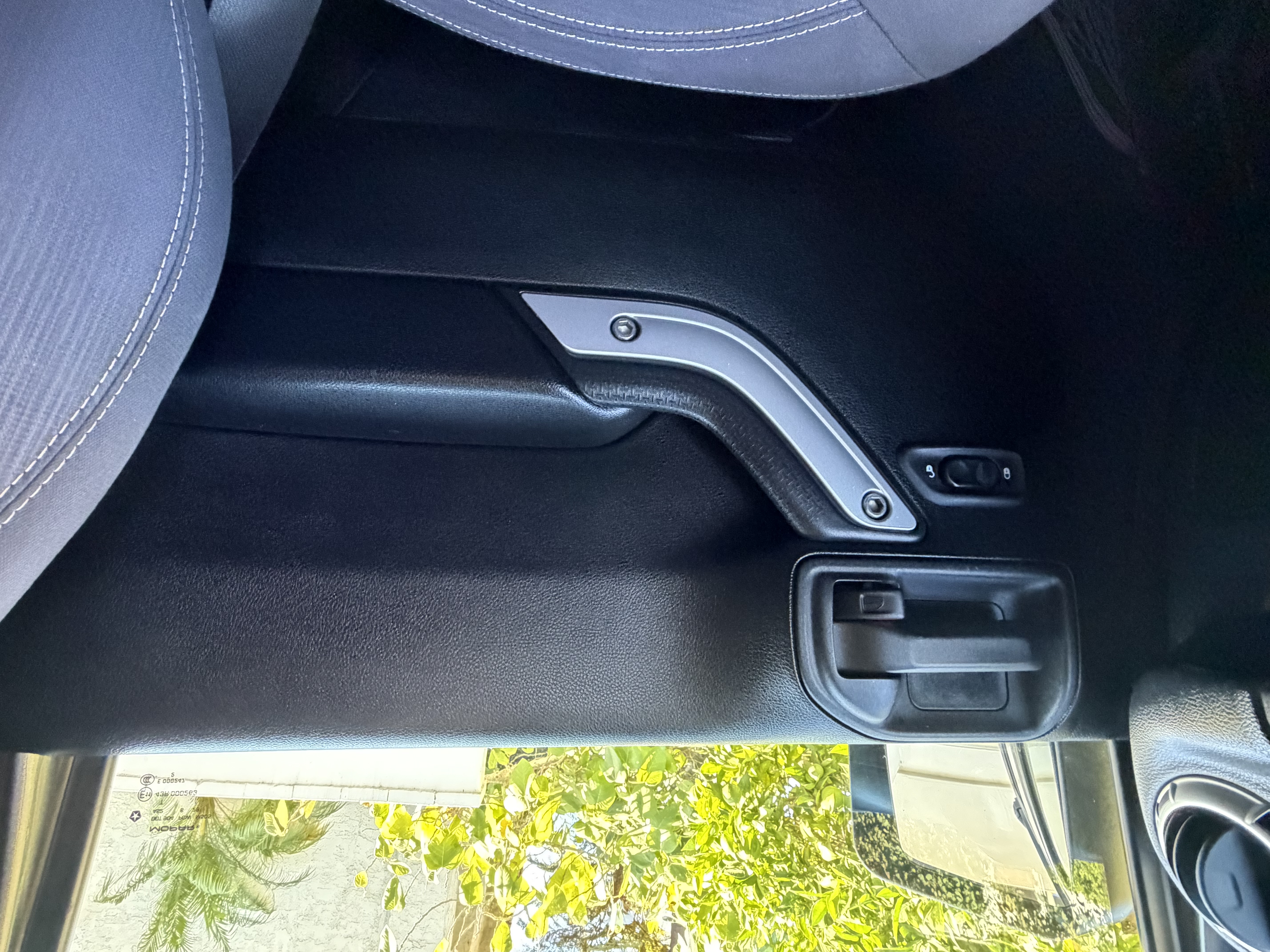 Used 2016 Jeep Wrangler Unlimited Sahara w/ Dual Top Group AWD/4WD image 15