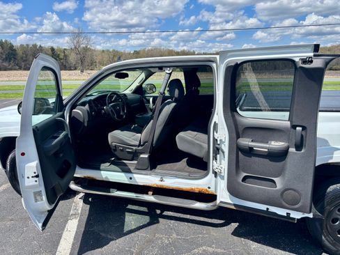 Used 2008 Chevrolet Silverado 1500 LT w/ Power Pack Plus RWD image 9