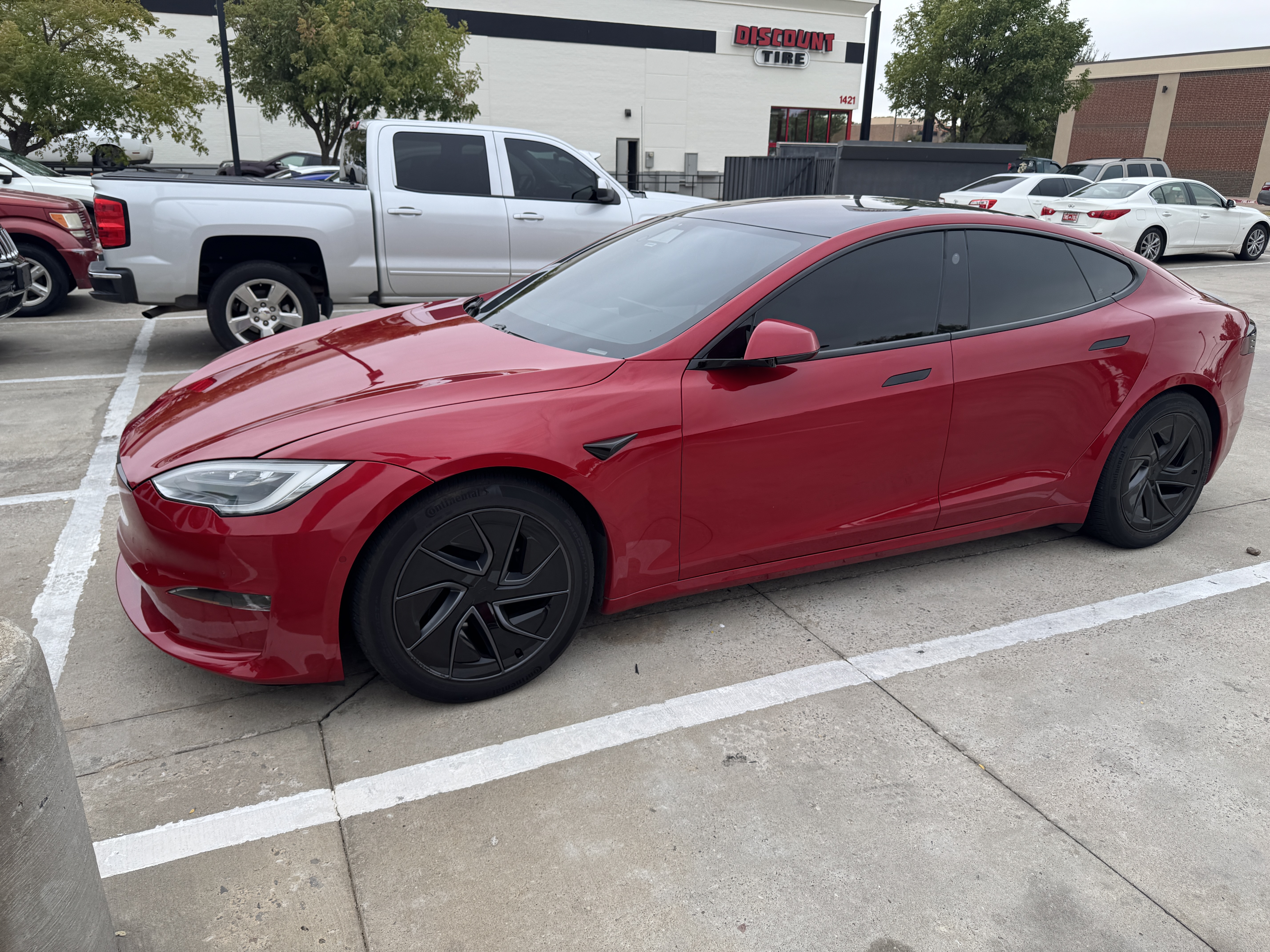 Used 2022 Tesla Model S Plaid AWD/4WD image 2