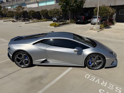 Used 2020 Lamborghini Huracan EVO AWD/4WD image 16