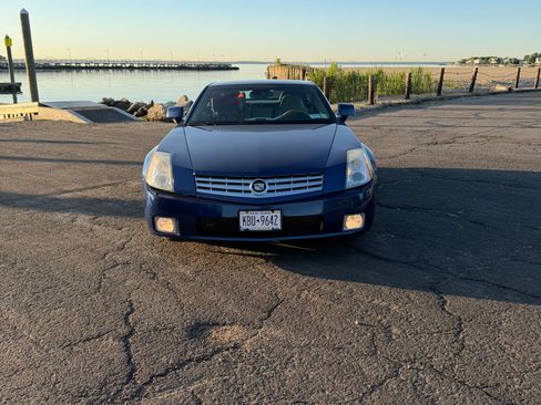 Used 2006 Cadillac XLR RWD image 2