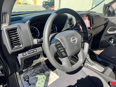 Used 2022 Nissan Frontier SV image 12