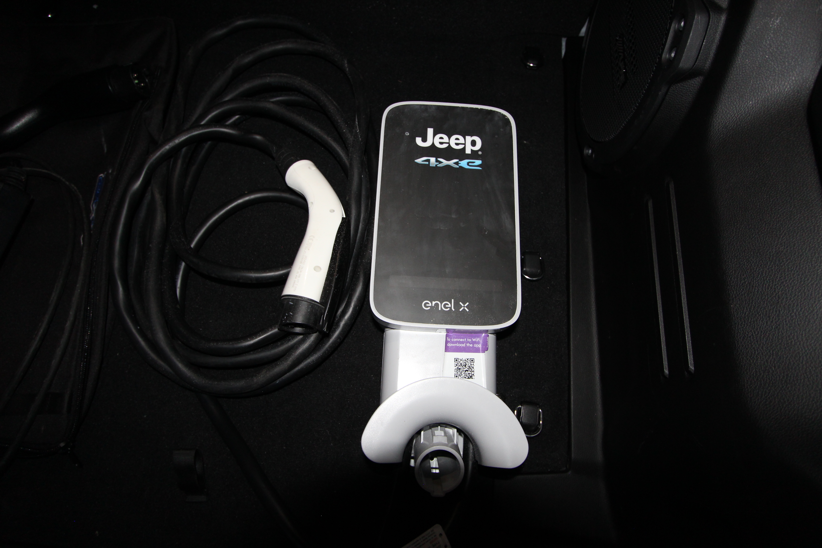 Used 2025 Jeep Wrangler Unlimited Rubicon 4xe AWD/4WD image 8