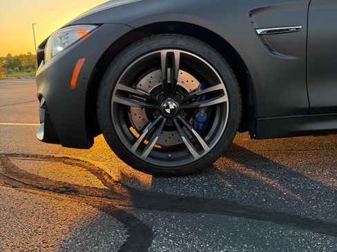 Used 2016 BMW M4 Coupe RWD image 2