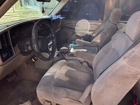 Used 2002 Chevrolet Silverado 1500 LS image 2