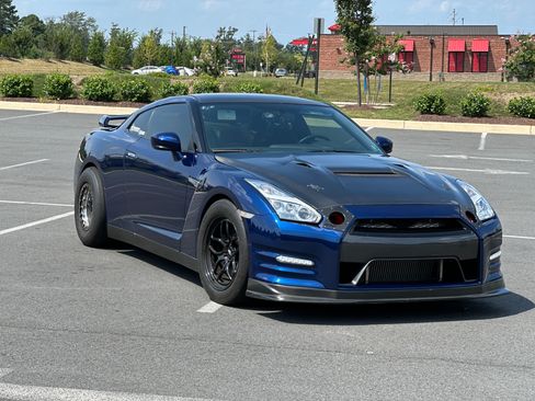 Used 2015 Nissan GT-R Premium image 4