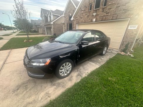 Used 2014 Volkswagen Passat 1.8T Wolfsburg Edition image 2