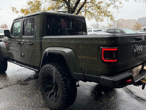 Used 2022 Jeep Gladiator Overland w/ Cold Weather Group image 17