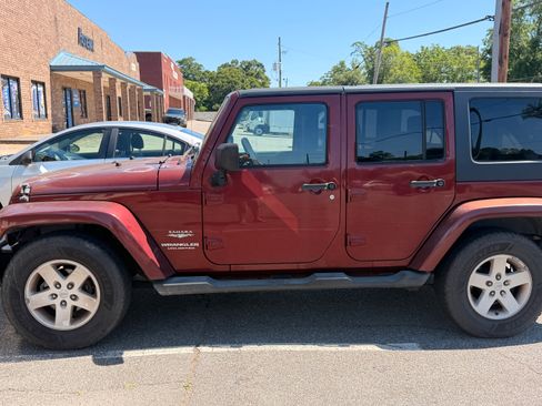Used 2007 Jeep Wrangler Unlimited Sahara RWD image 4