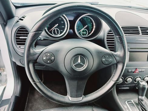 Used 2009 Mercedes-Benz SLK 300 image 16