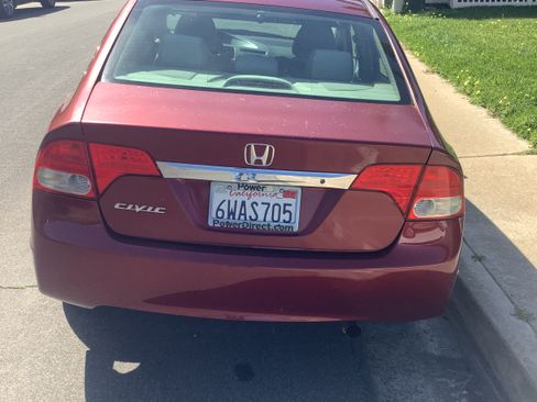 Used 2010 Honda Civic LX image 1