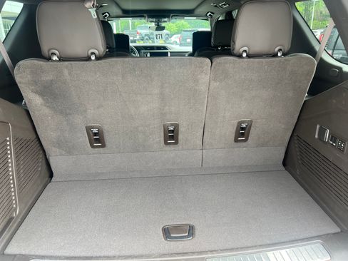 Used 2021 GMC Yukon Denali w/ Denali Ultimate Package image 10