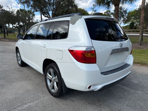 Used 2010 Toyota Highlander SE image 9