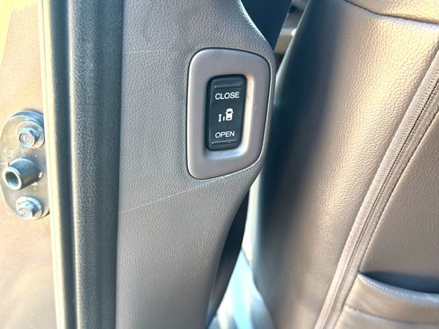 Used 2012 Honda Odyssey Touring image 26